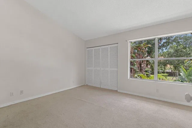  Residence photo 19