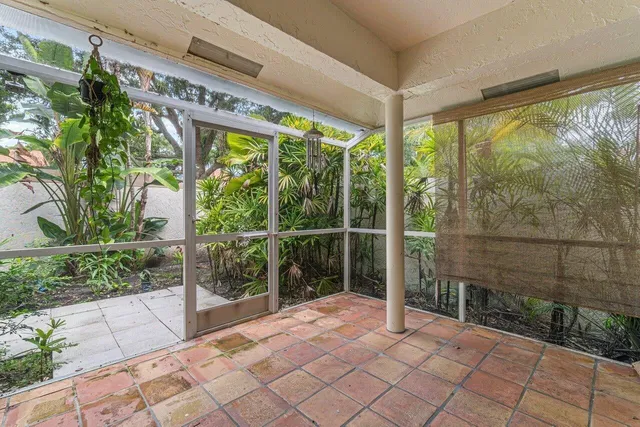  Residence photo 24