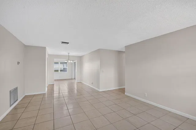  Residence photo 8