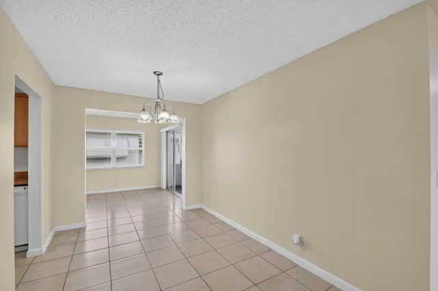  Residence photo 12