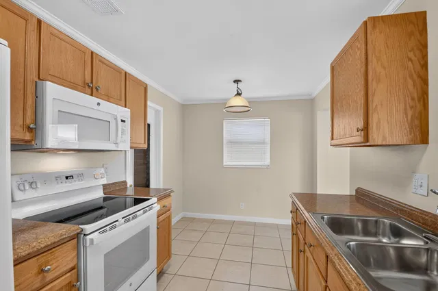  Residence photo 15