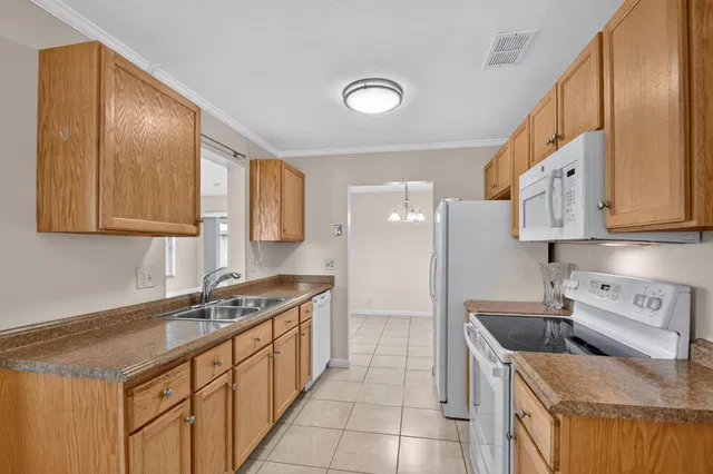  Residence photo 17