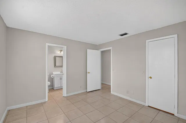  Residence photo 32