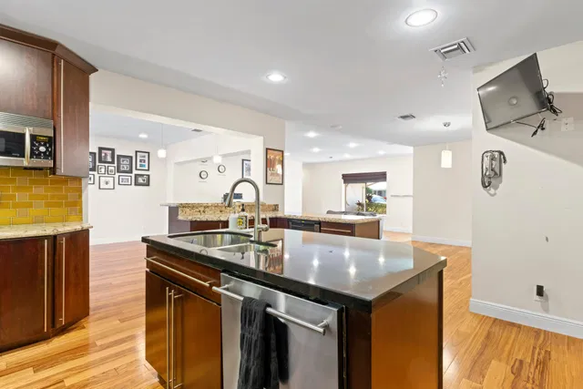 Residence photo 8