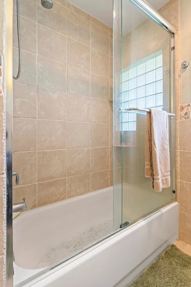 Residence photo 24