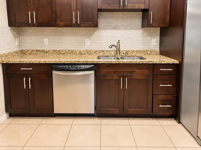  Residence photo 5