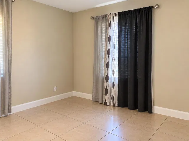  Residence photo 6