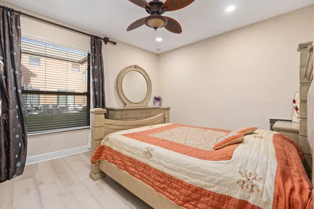  Residence photo 24