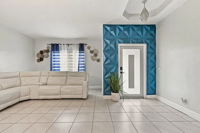 Residence photo 4