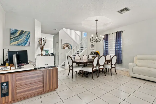 Residence photo 5