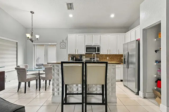 Residence photo 9