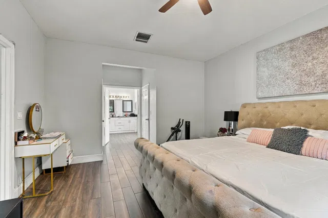 Residence photo 16