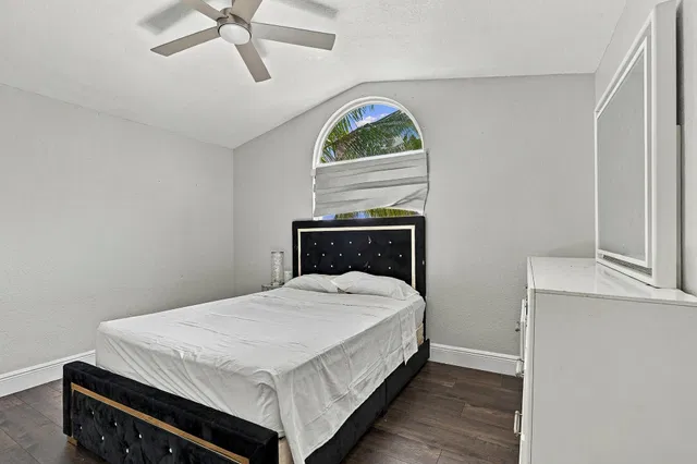 Residence photo 20