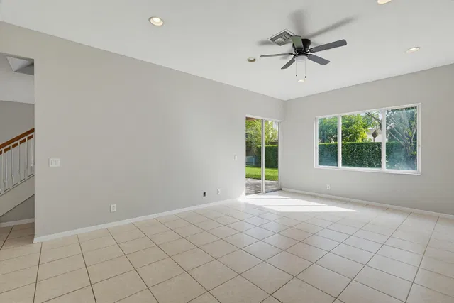 Residence photo 12