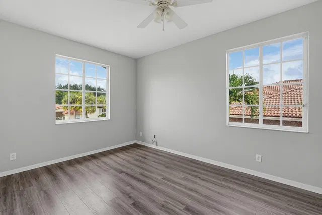 Residence photo 30