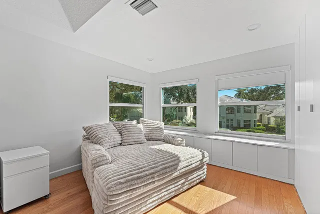 Woodfield Country Club Residence photo 19