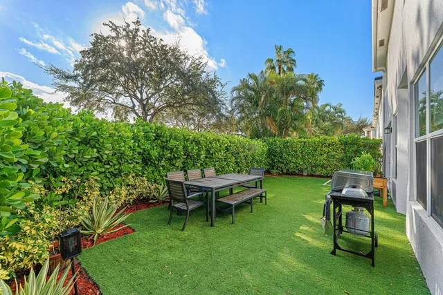 Woodfield Country Club Residence photo 34