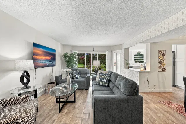  Unit 202 photo 4