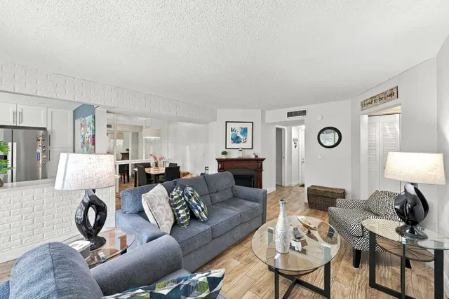  Unit 202 photo 8