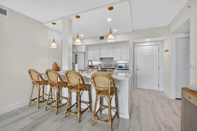 Unit 1204 photo 11