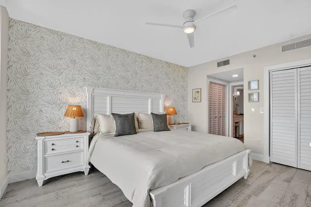 Unit 1204 photo 17