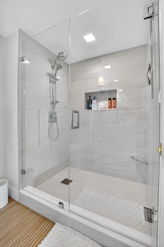 Unit 1204 photo 22
