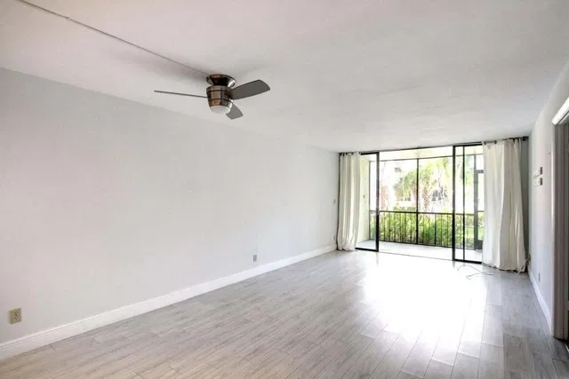 Boca Raton Unit 1040 photo 3