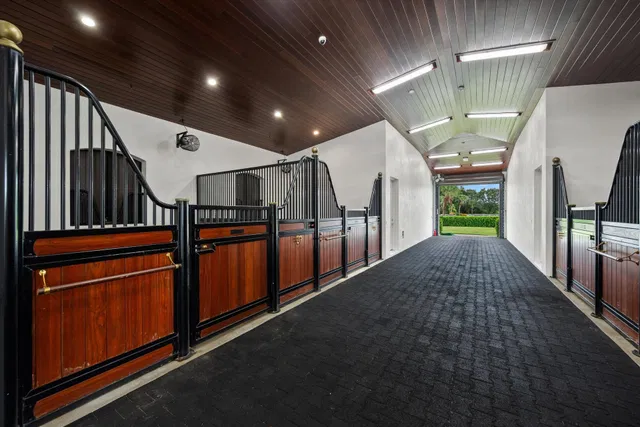 Residence photo 5