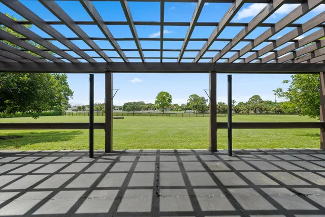 Residence photo 16