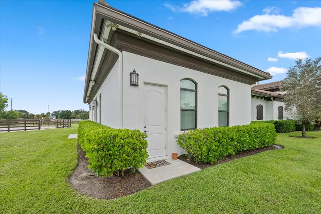 Residence photo 18