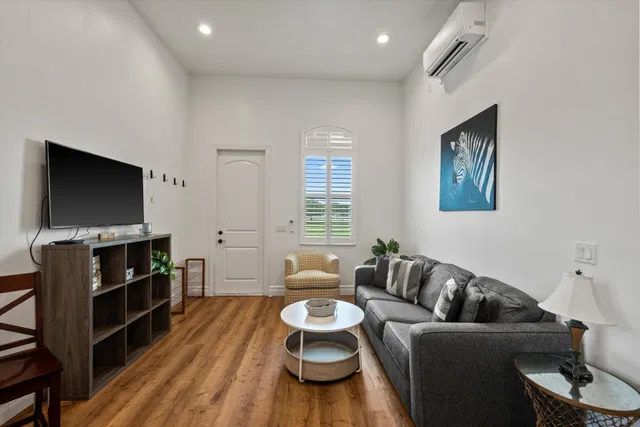 Residence photo 21