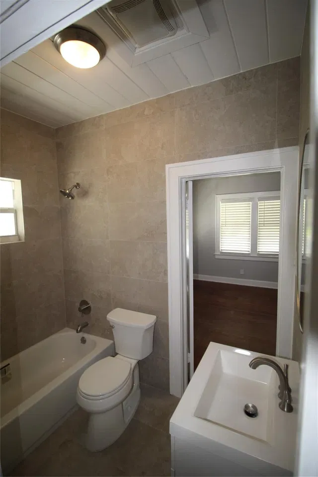 Residence photo 12