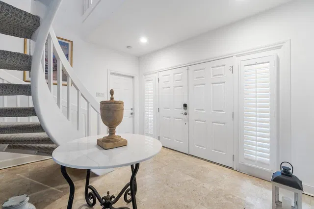  Residence photo 6