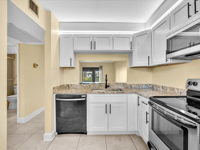 Unit 105 photo 11