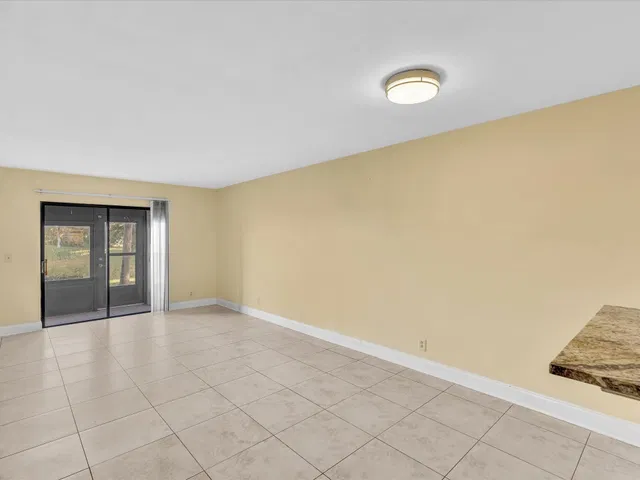 Unit 105 photo 14