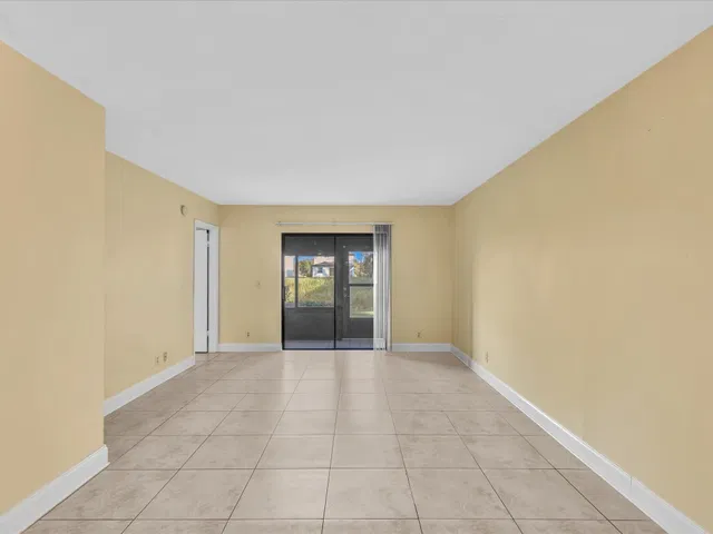 Unit 105 photo 15