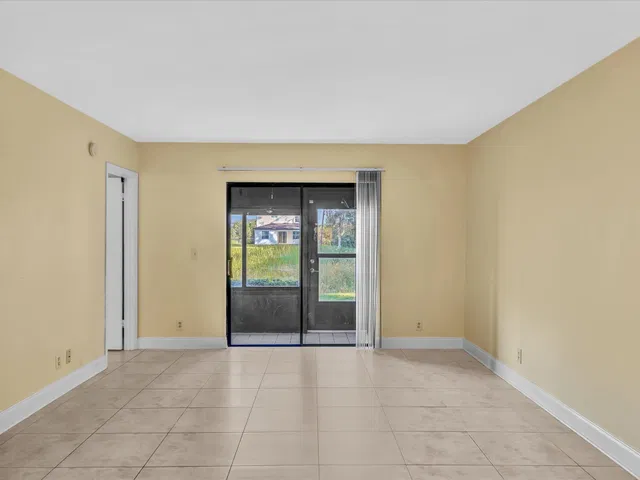 Unit 105 photo 16