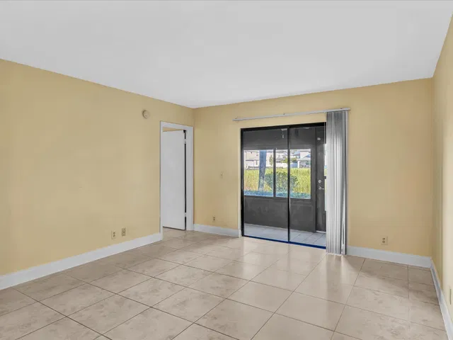 Unit 105 photo 17