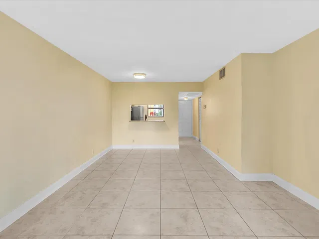 Unit 105 photo 18