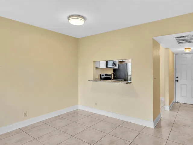 Unit 105 photo 21