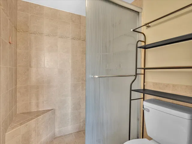 Unit 105 photo 29