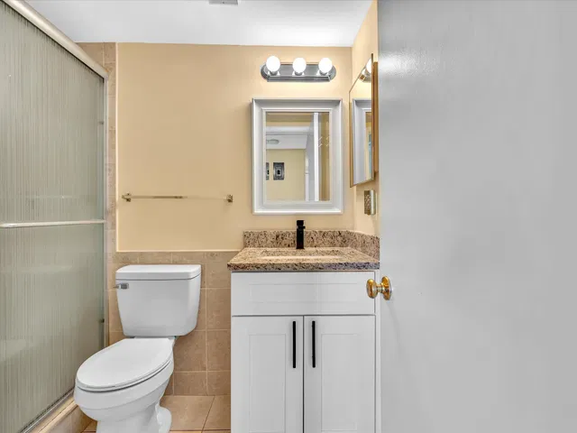 Unit 105 photo 39