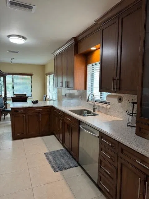 Residence photo 2