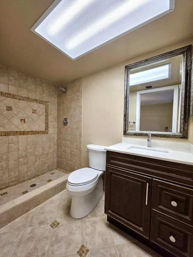  Unit 301 photo 21