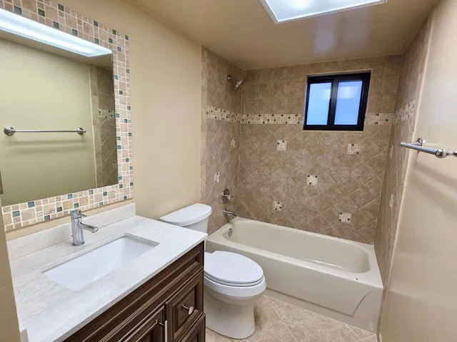  Unit 301 photo 27