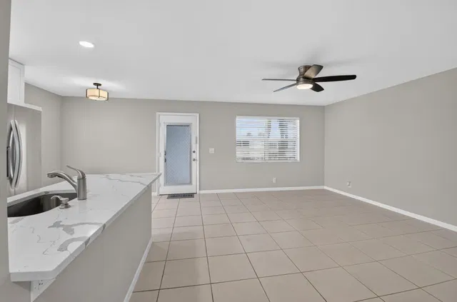 Residence photo 7
