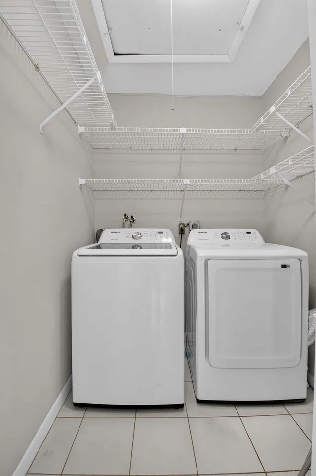 Residence photo 16