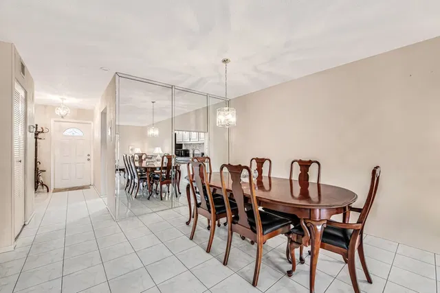  Residence photo 8