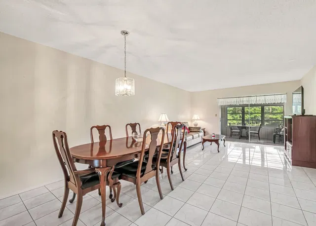  Residence photo 11