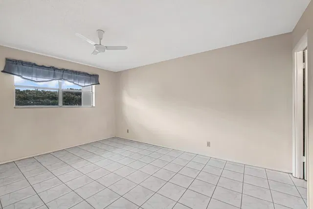  Residence photo 16